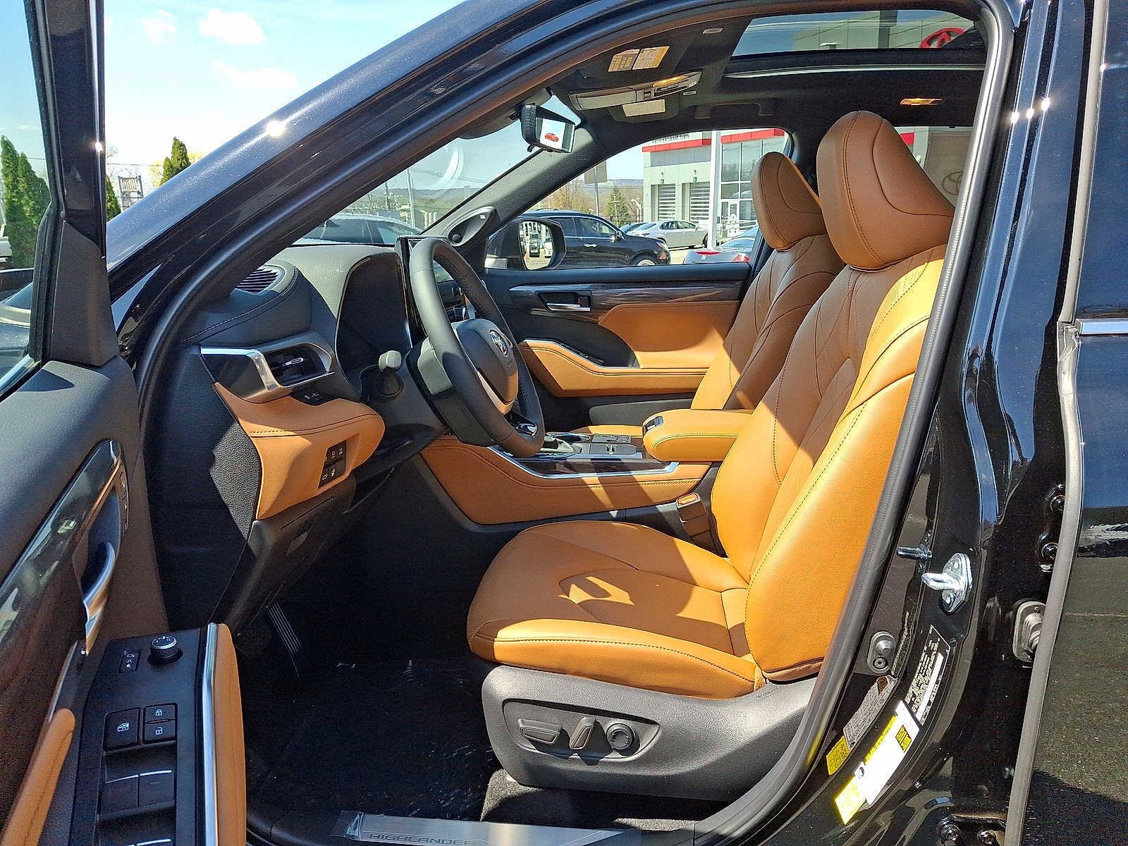 Thumbnail: 2026 Toyota Highlander - 14