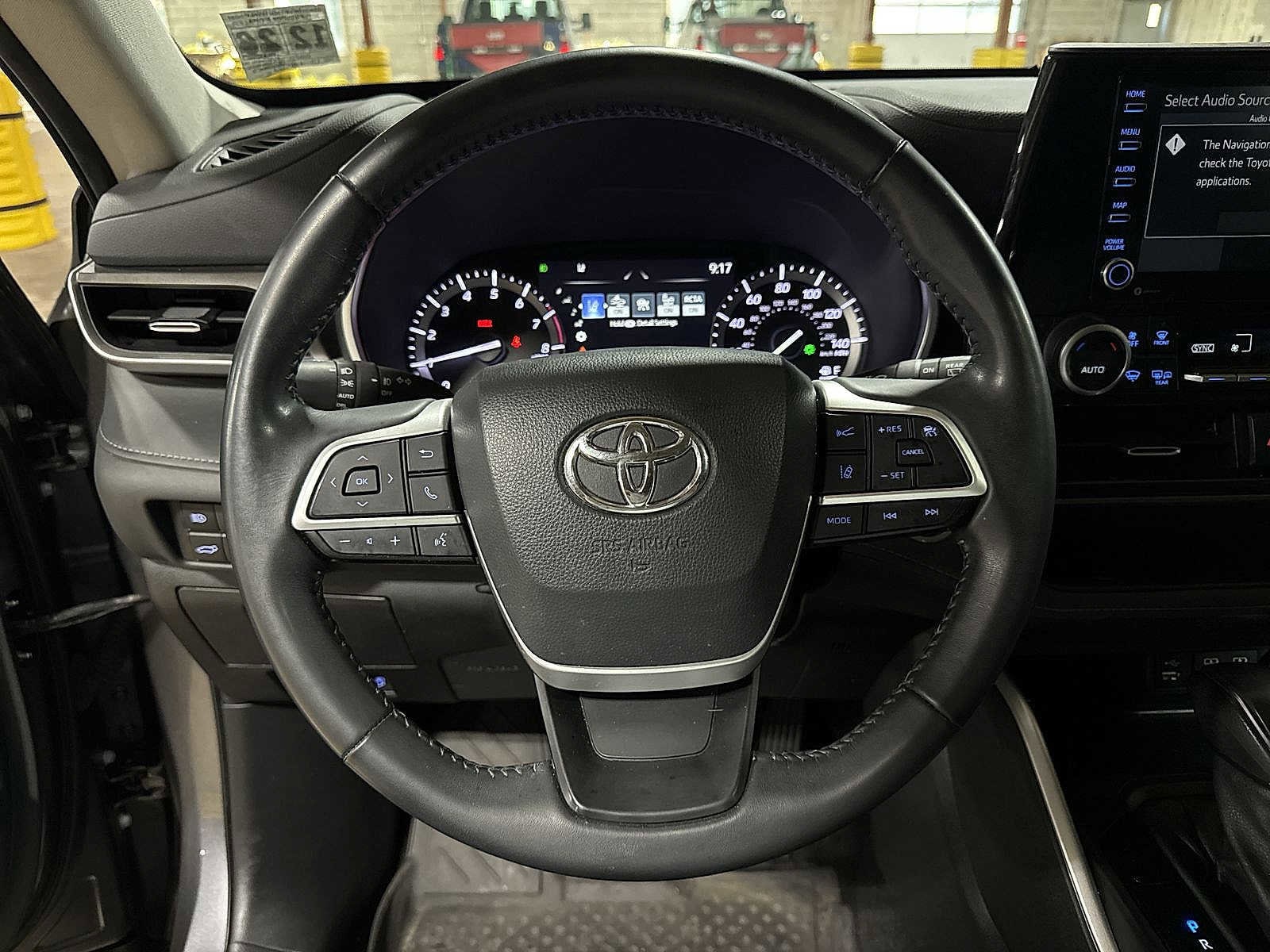 Thumbnail: 2022 Toyota Highlander - 19