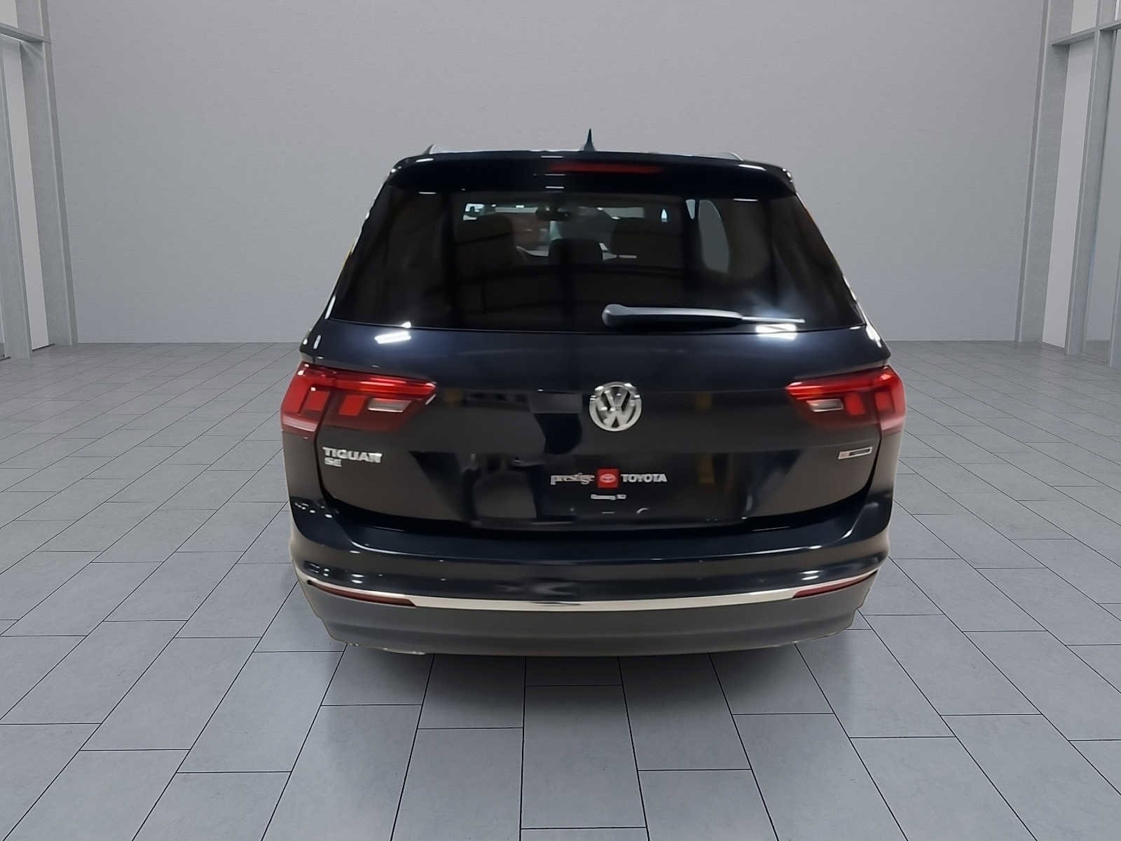 Thumbnail: 2021 Volkswagen Tiguan - 7