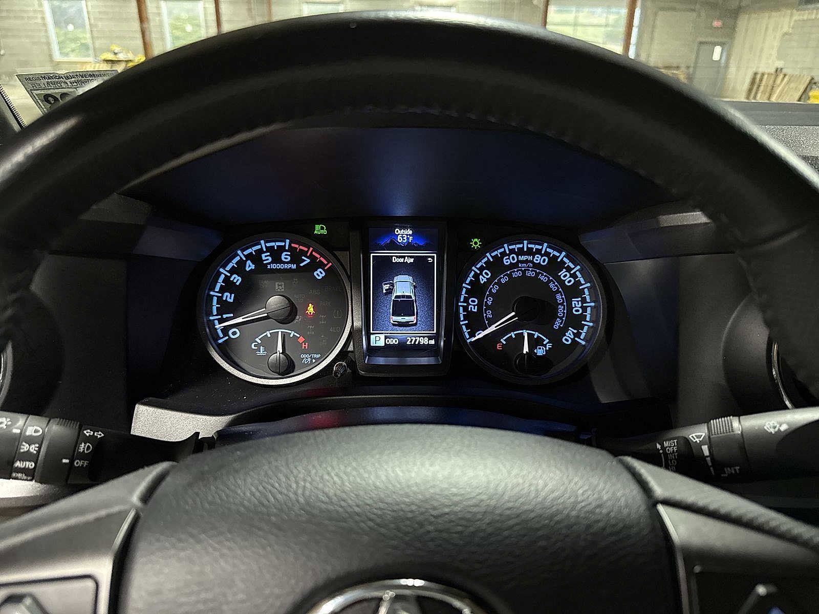 Thumbnail: 2023 Toyota Tacoma - 32