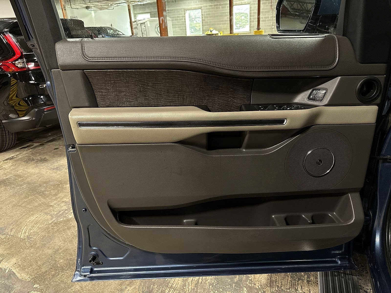 Thumbnail: 2018 Ford Expedition - 33