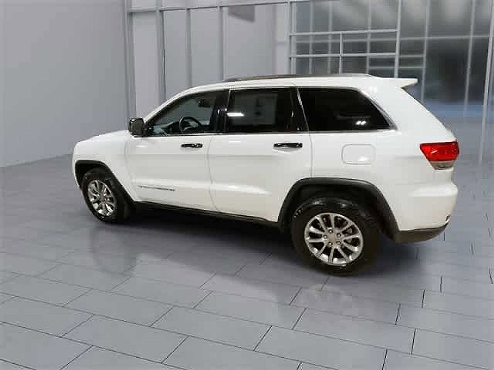 Thumbnail: 2016 Jeep Grand Cherokee - 9