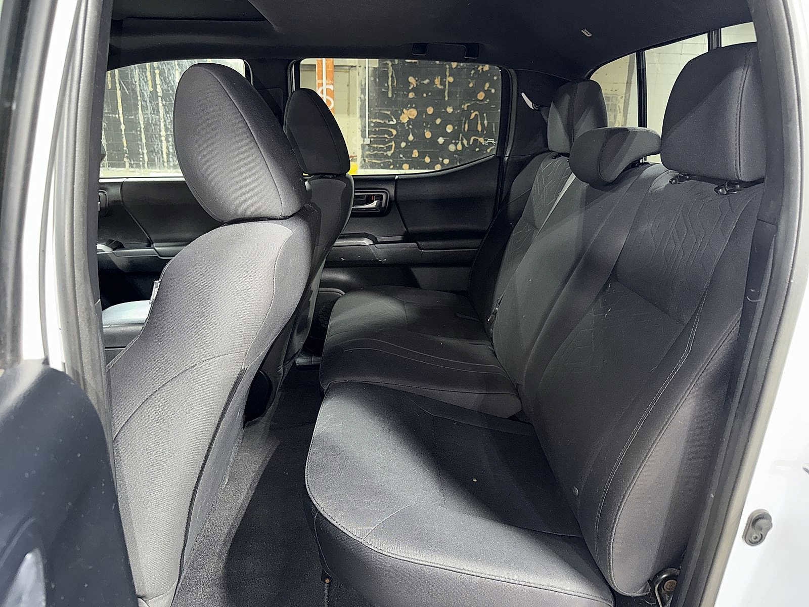 Thumbnail: 2016 Toyota Tacoma - 17