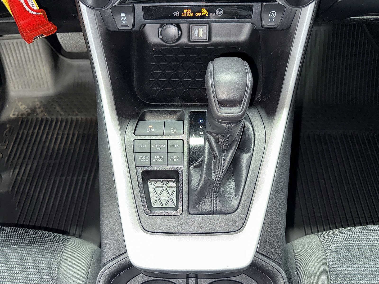 Thumbnail: 2023 Toyota RAV4 - 29