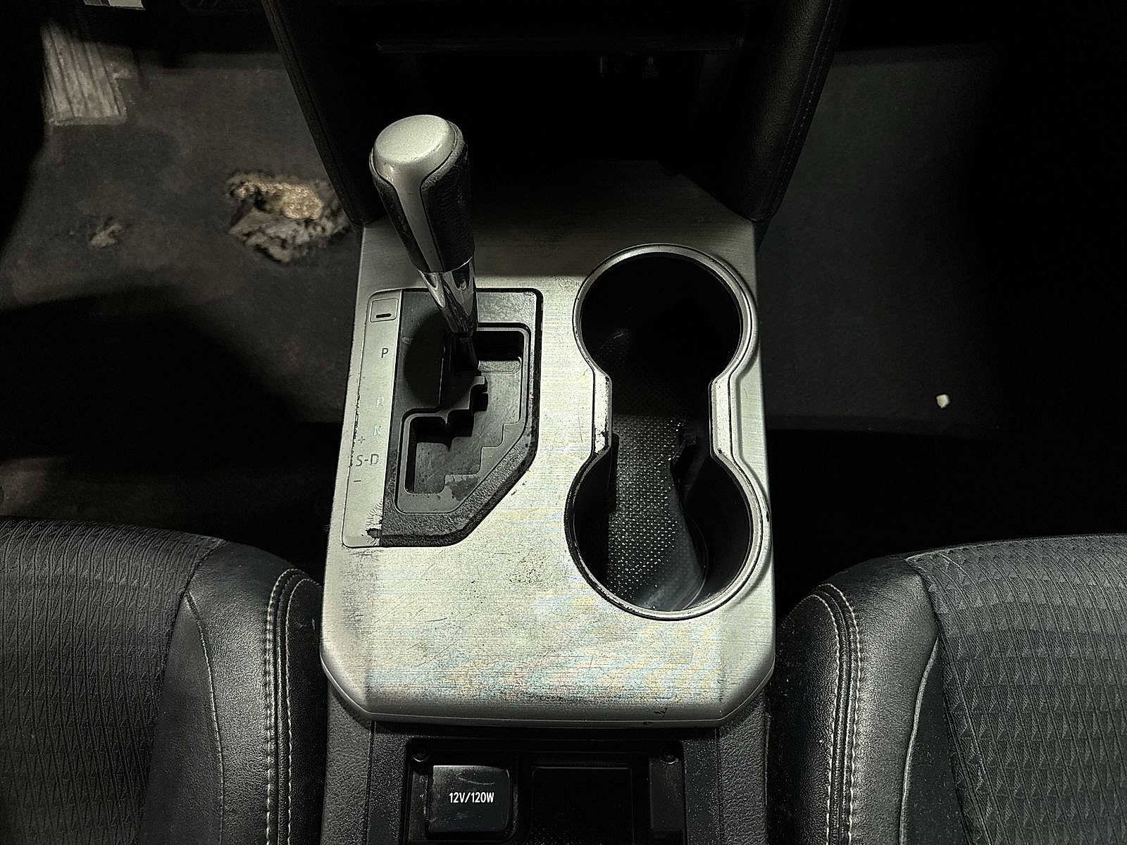 Thumbnail: 2012 Toyota Camry - 27