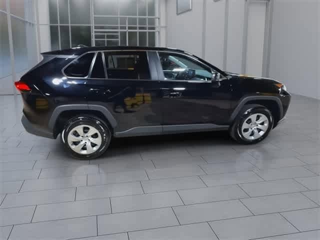 Thumbnail: 2022 Toyota RAV4 - 9