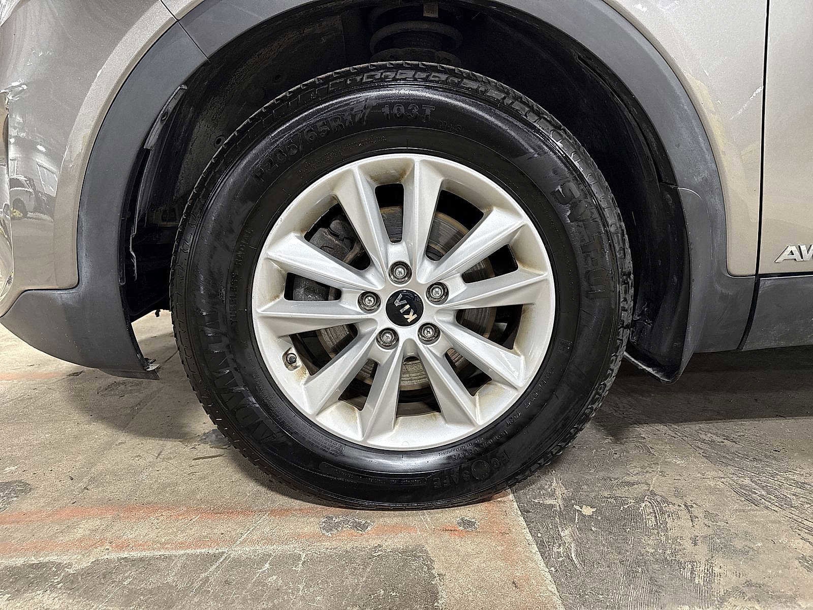 Thumbnail: 2019 Kia Sorento - 10