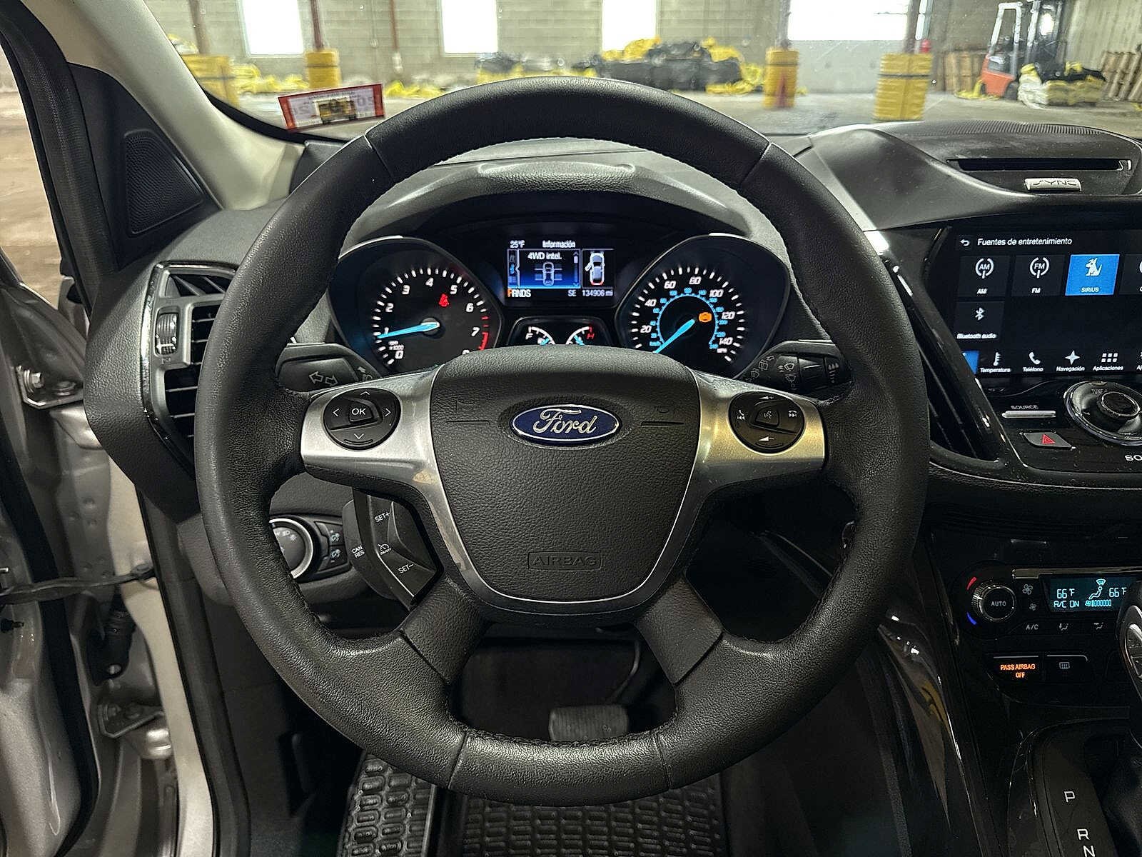 Thumbnail: 2016 Ford Escape - 18