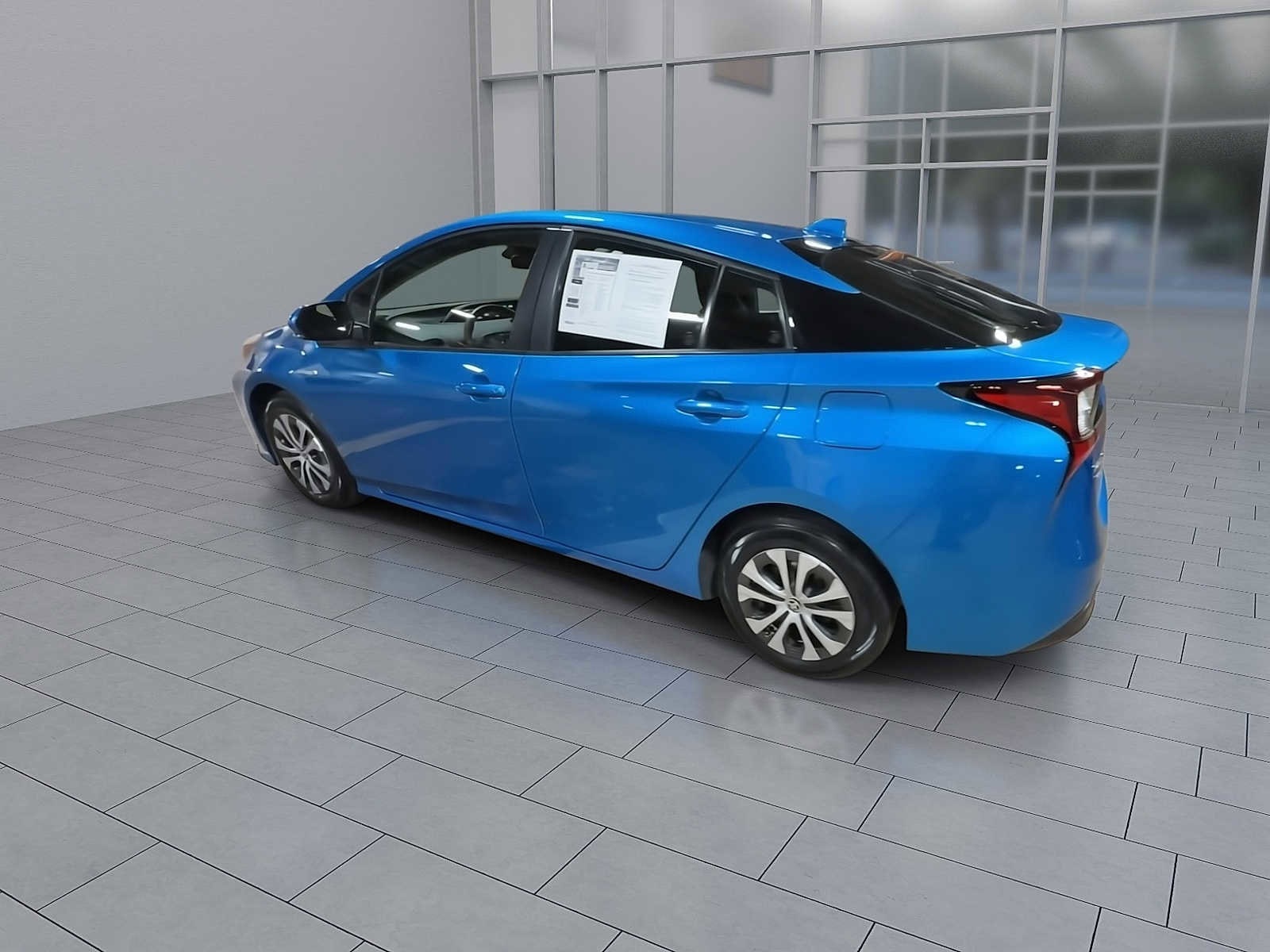 Thumbnail: 2022 Toyota Prius - 6