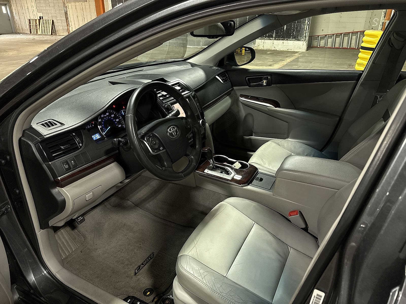 Thumbnail: 2012 Toyota Camry - 28