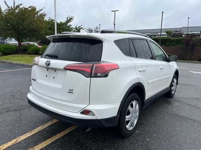 Thumbnail: 2018 Toyota RAV4 - 4
