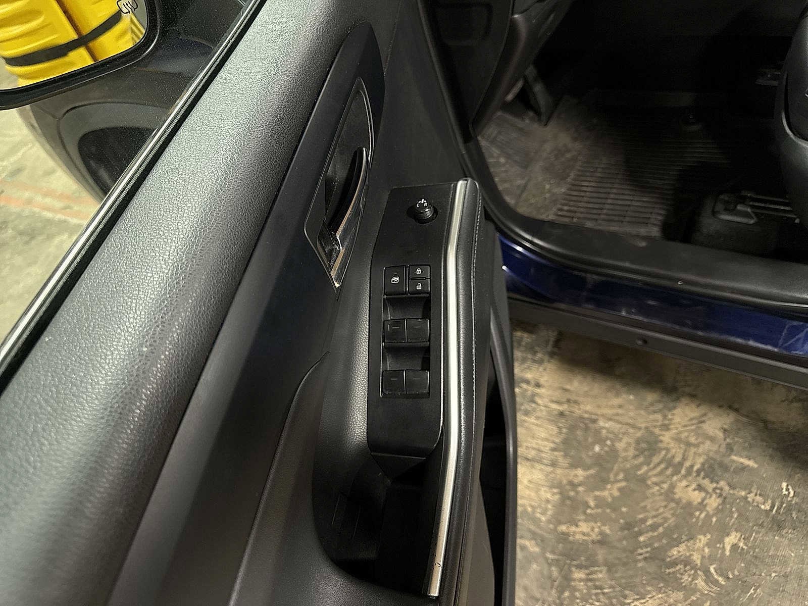 Thumbnail: 2022 Toyota Highlander - 23