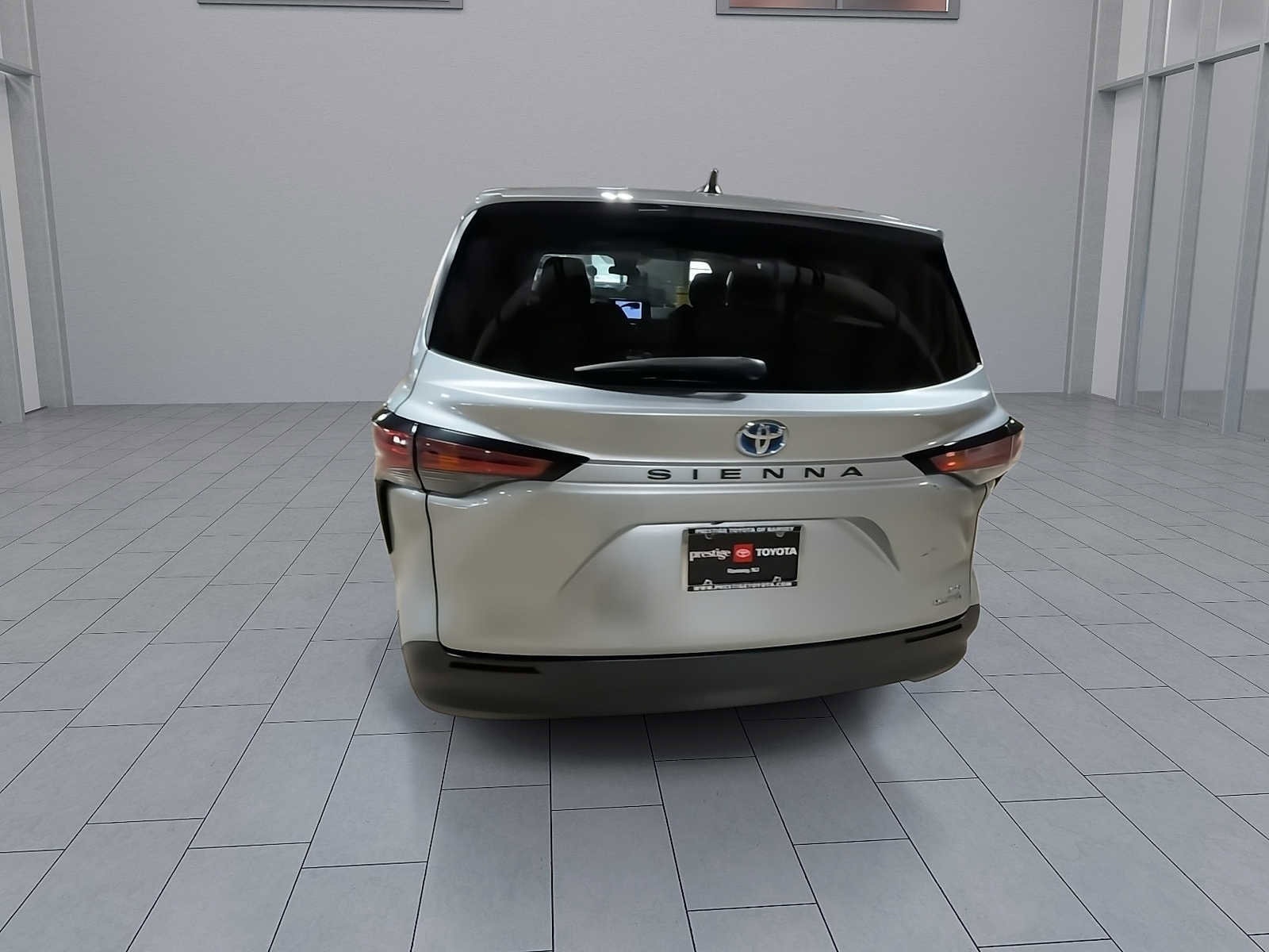 Thumbnail: 2021 Toyota Sienna - 7