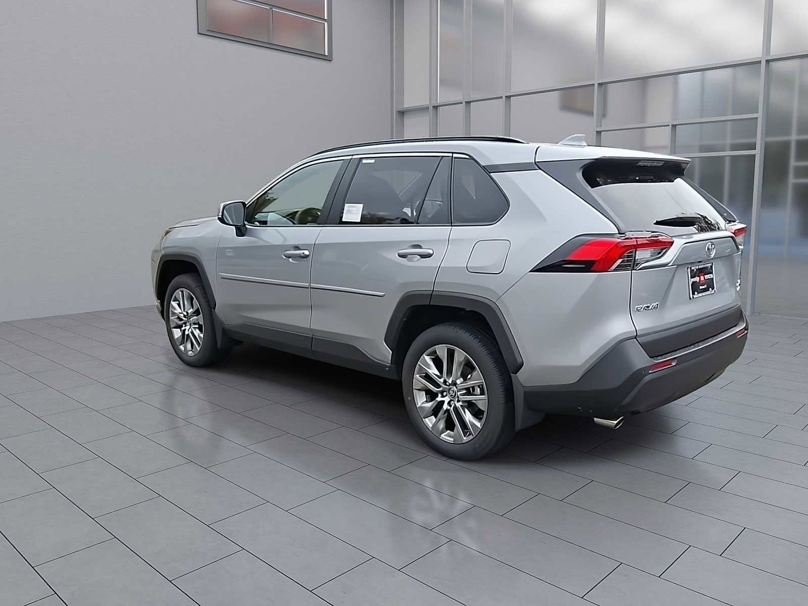 Thumbnail: 2025 Toyota RAV4 - 9