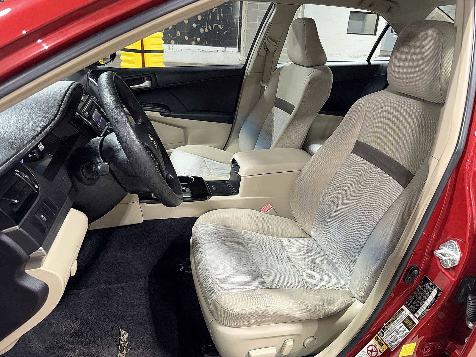 Thumbnail: 2012 Toyota Camry - 15