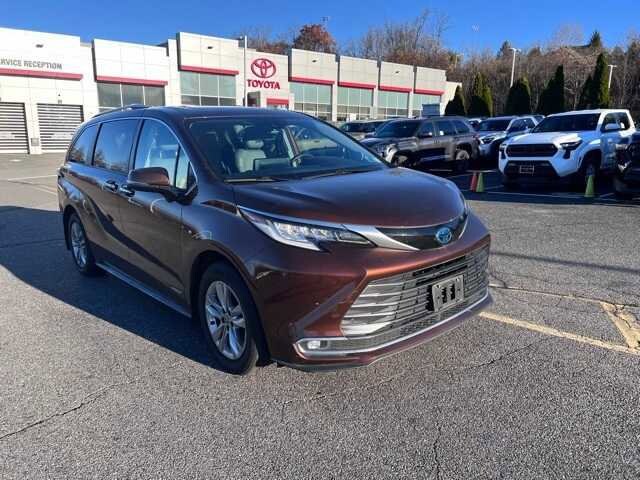 2021 Toyota Sienna Limited photo 3