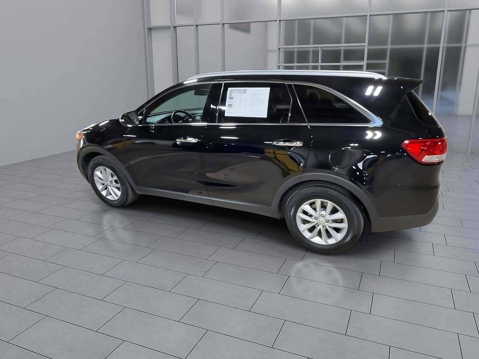 Thumbnail: 2018 Kia Sorento - 6