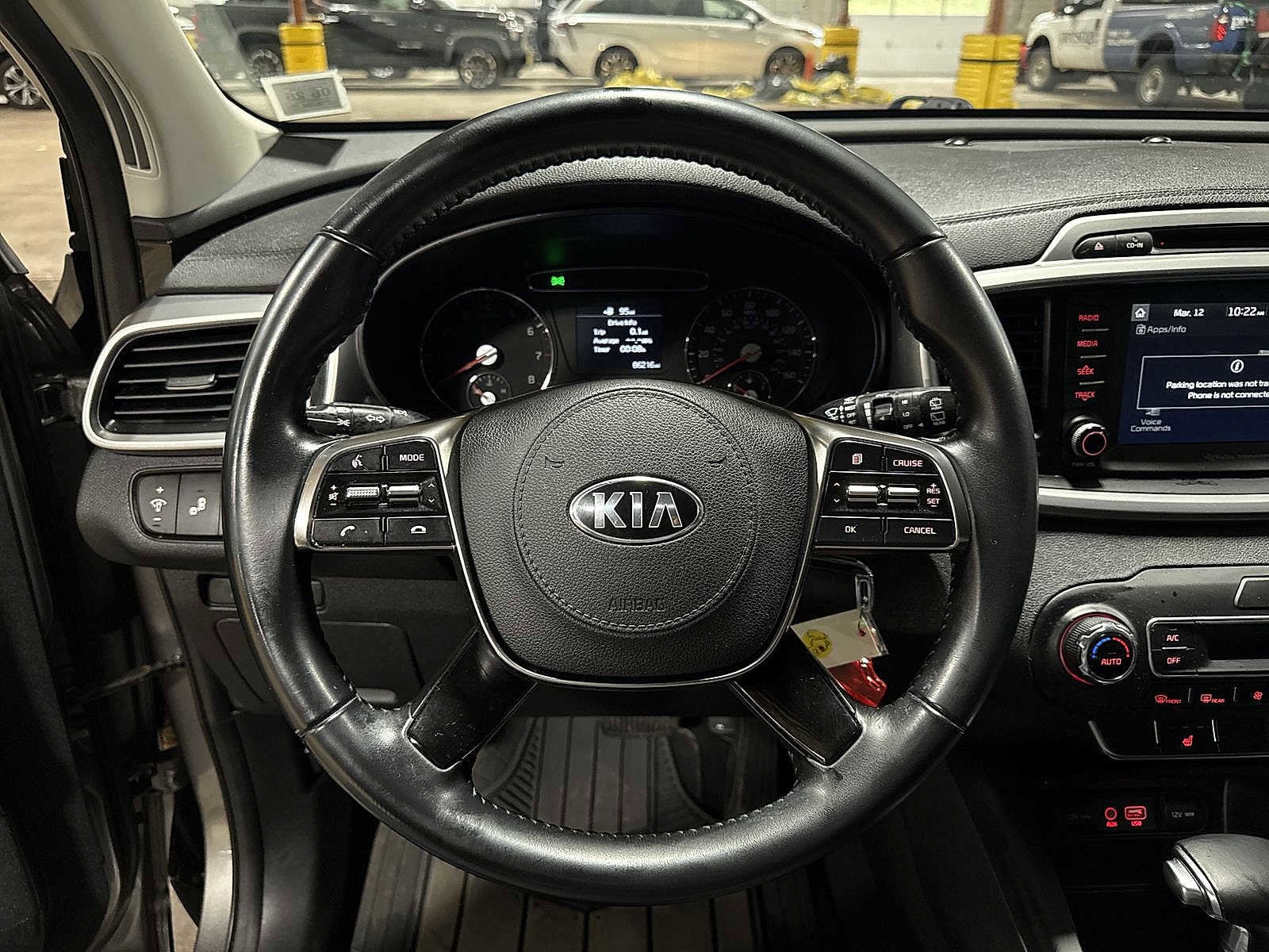 Thumbnail: 2019 Kia Sorento - 18