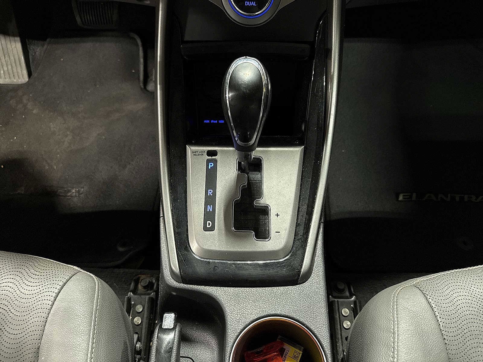 Thumbnail: 2013 Hyundai Elantra - 31