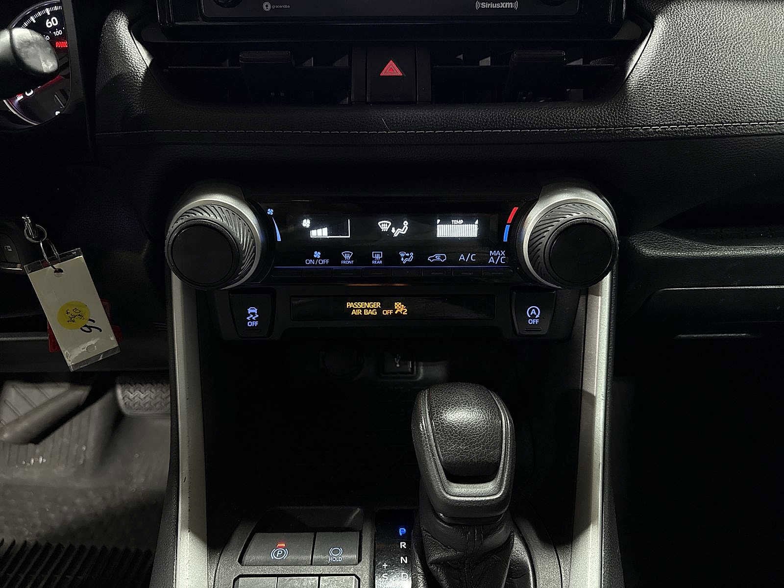 Thumbnail: 2021 Toyota RAV4 - 21