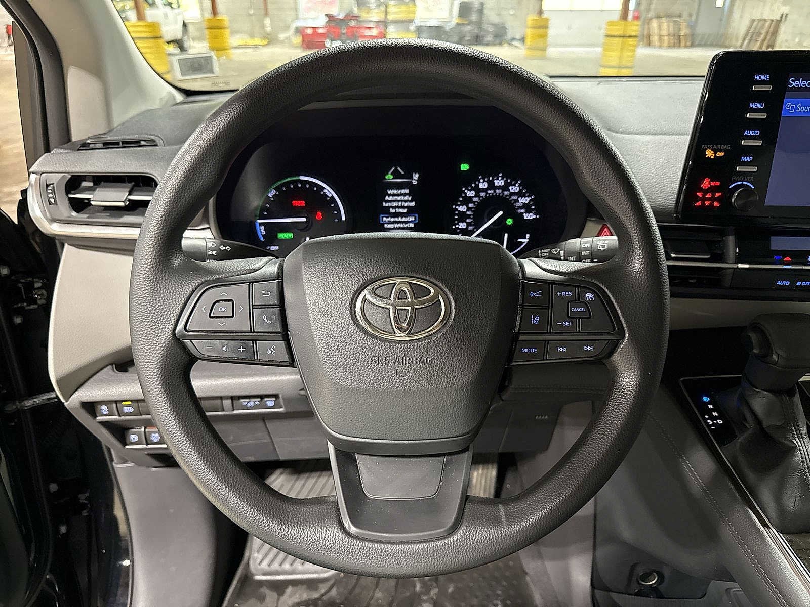 Thumbnail: 2022 Toyota Sienna - 19