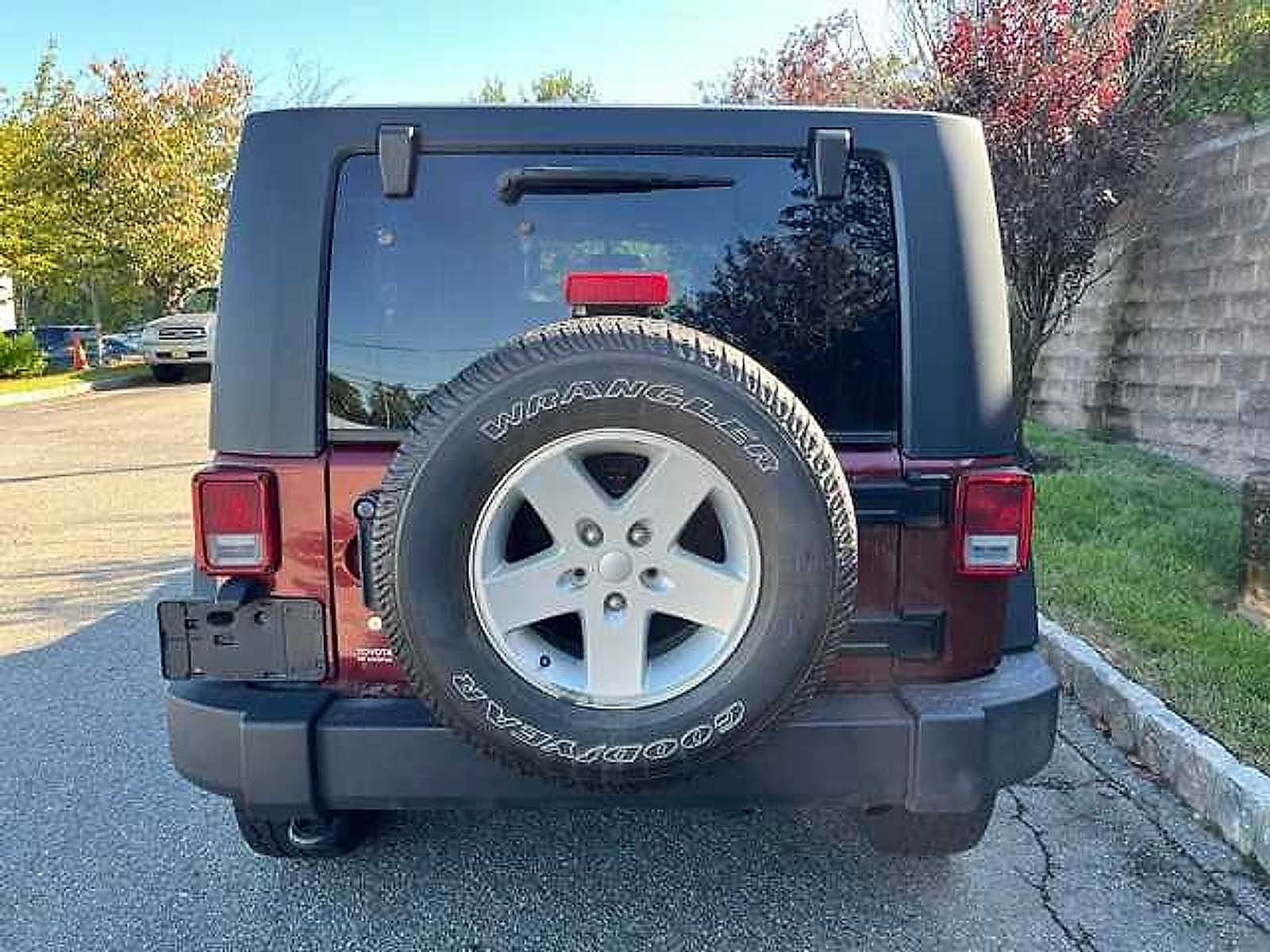 Thumbnail: 2010 Jeep Wrangler - 17