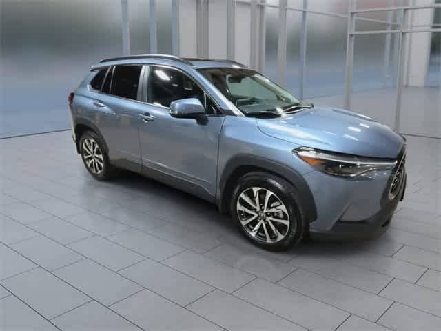 2024 Toyota Corolla Cross XLE 2