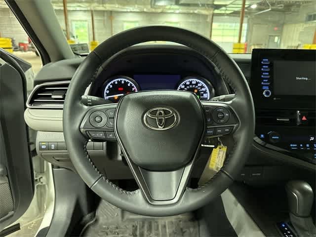 2022 Toyota Camry SE 18