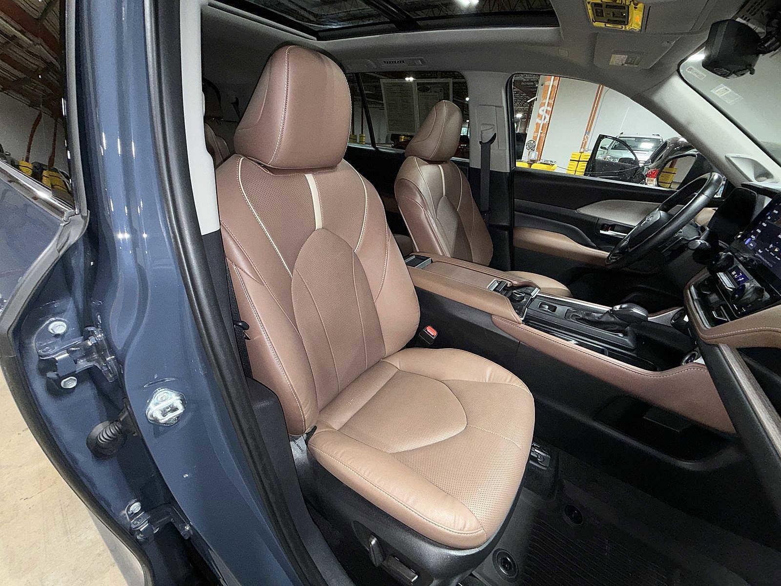 Thumbnail: 2024 Toyota Grand Highlander - 16