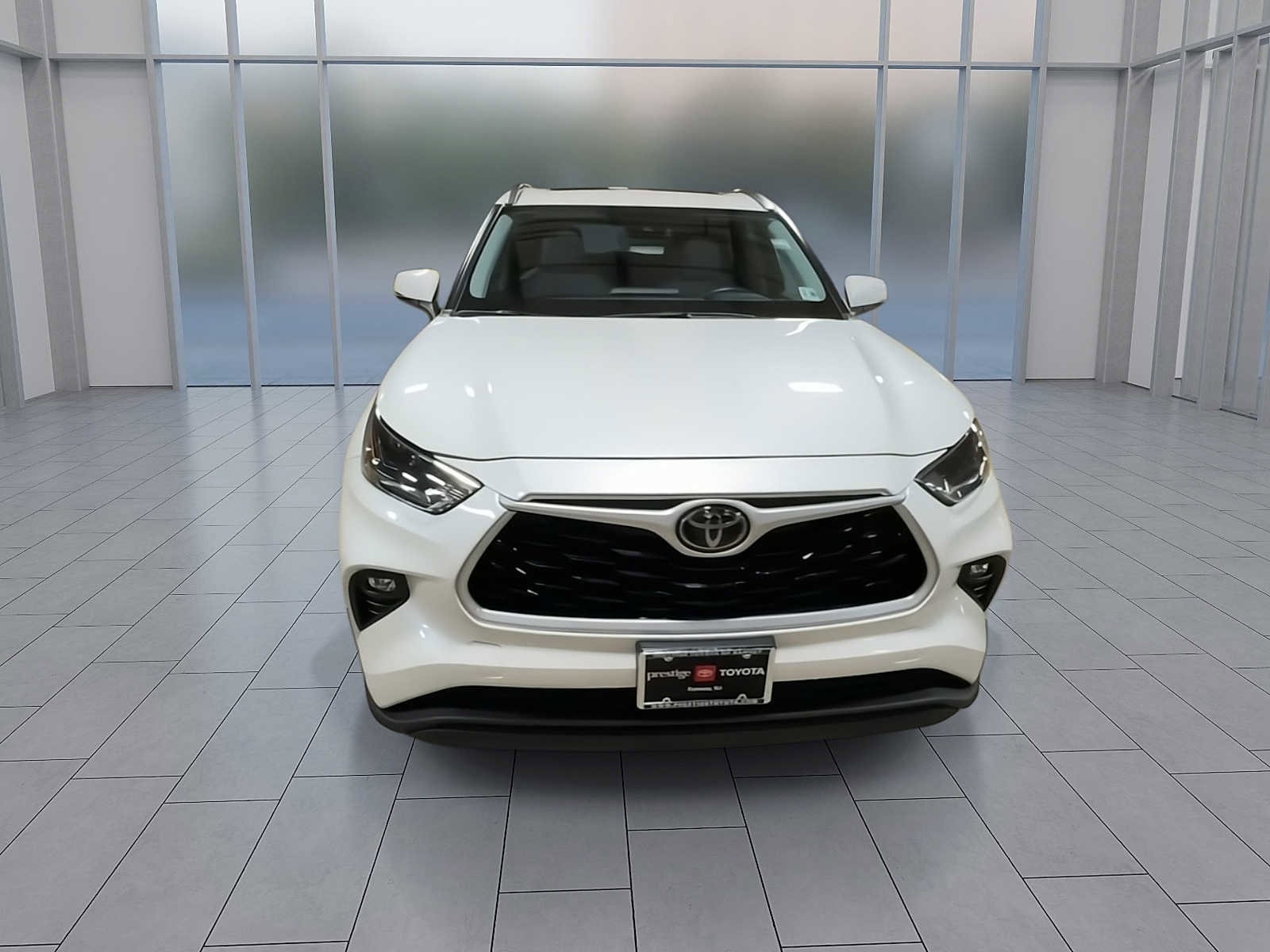 Thumbnail: 2021 Toyota Highlander - 3