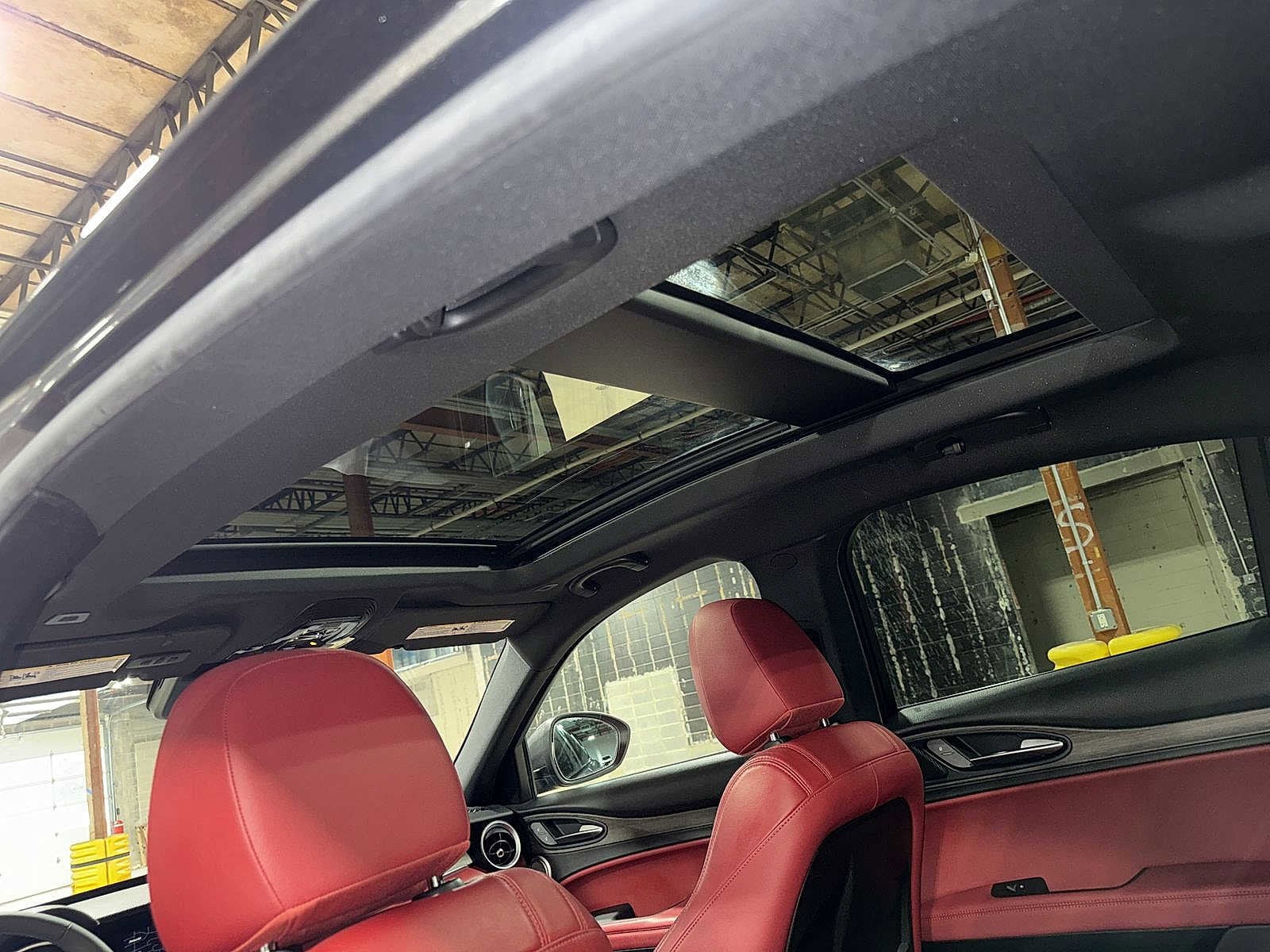 Thumbnail: 2018 Alfa Romeo Stelvio - 25