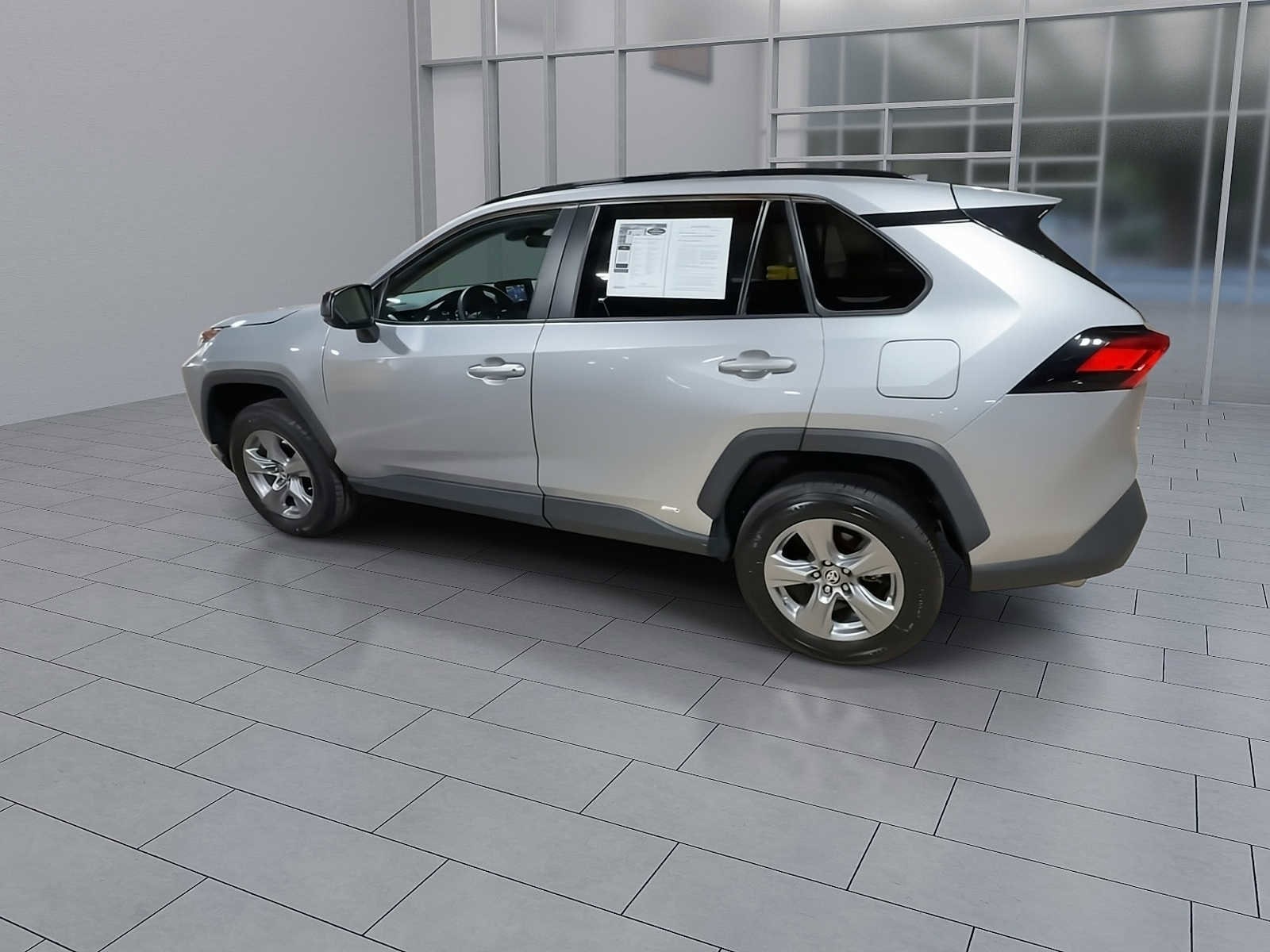 Thumbnail: 2022 Toyota RAV4 - 6
