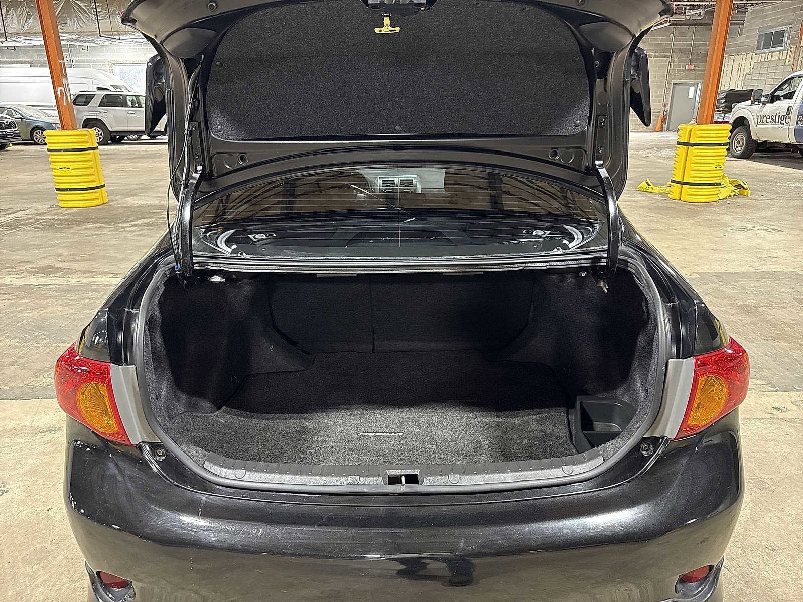 Thumbnail: 2010 Toyota Corolla - 10