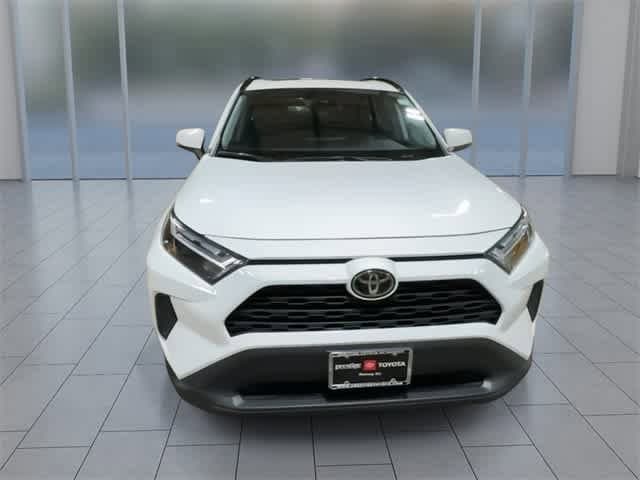 2023 Toyota RAV4 XLE 3