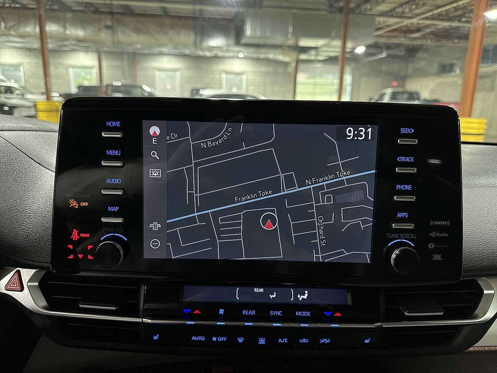 Thumbnail: 2023 Toyota Sienna - 21