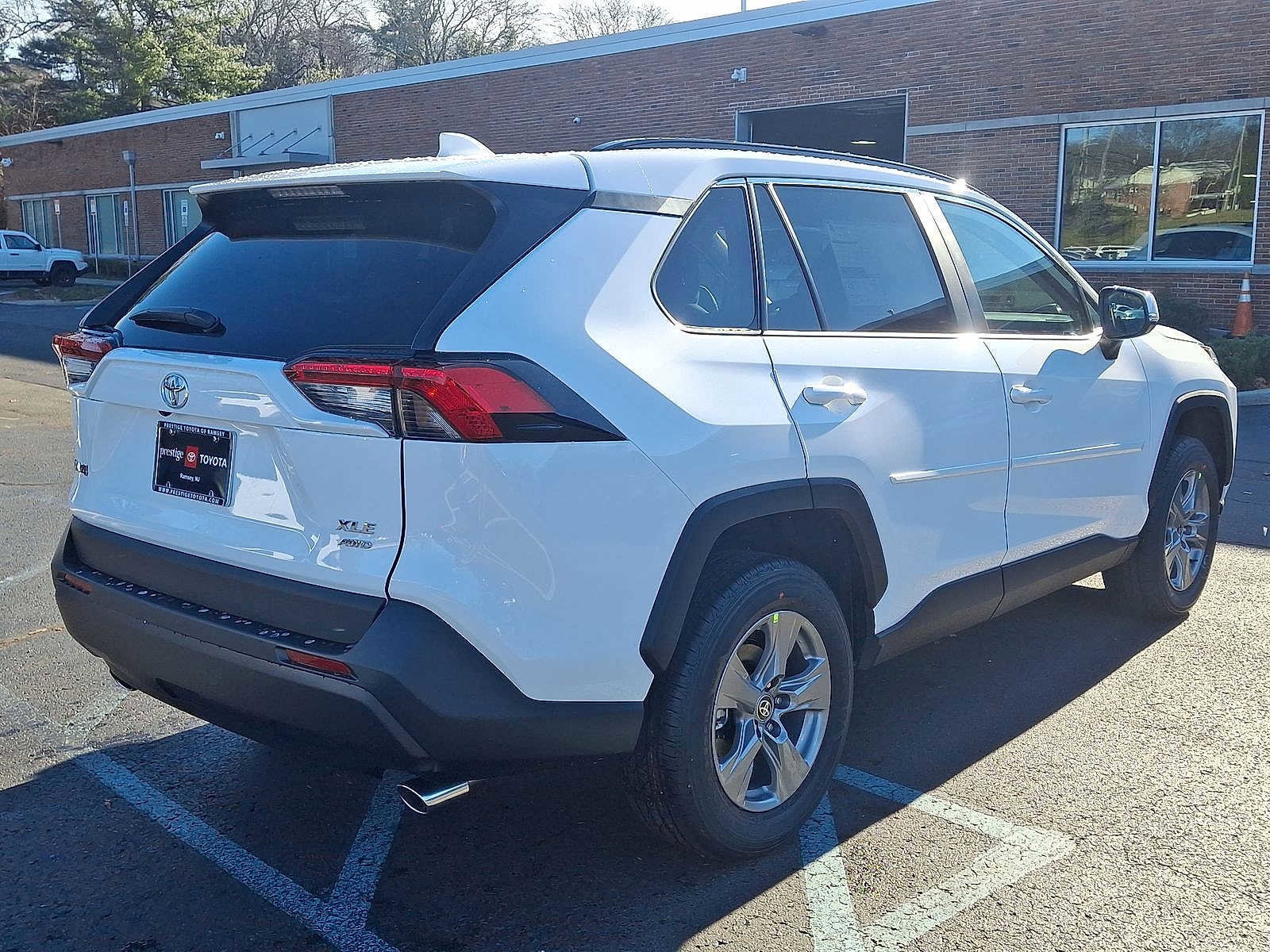 Thumbnail: 2025 Toyota RAV4 - 18