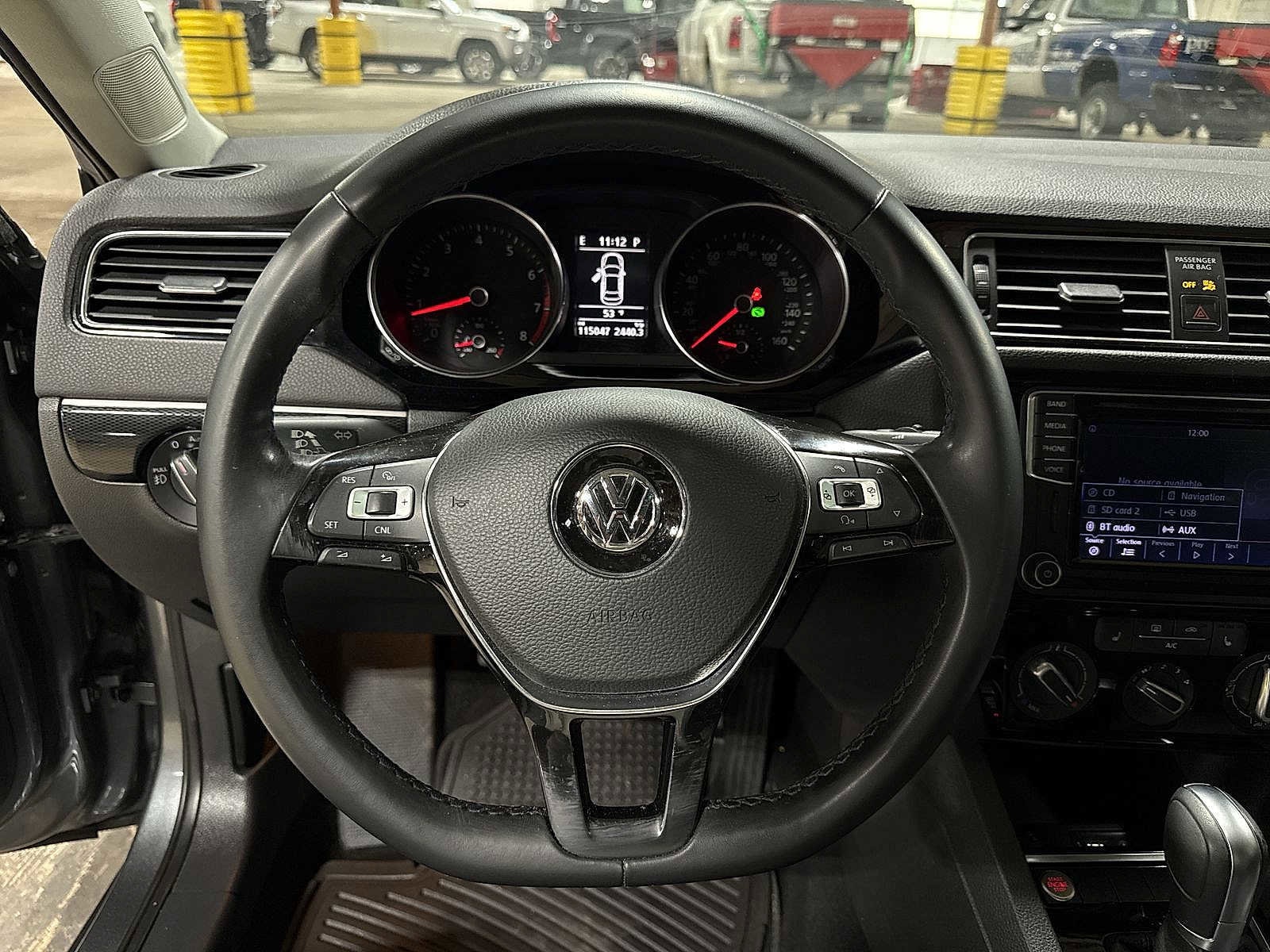 Thumbnail: 2016 Volkswagen Jetta - 18