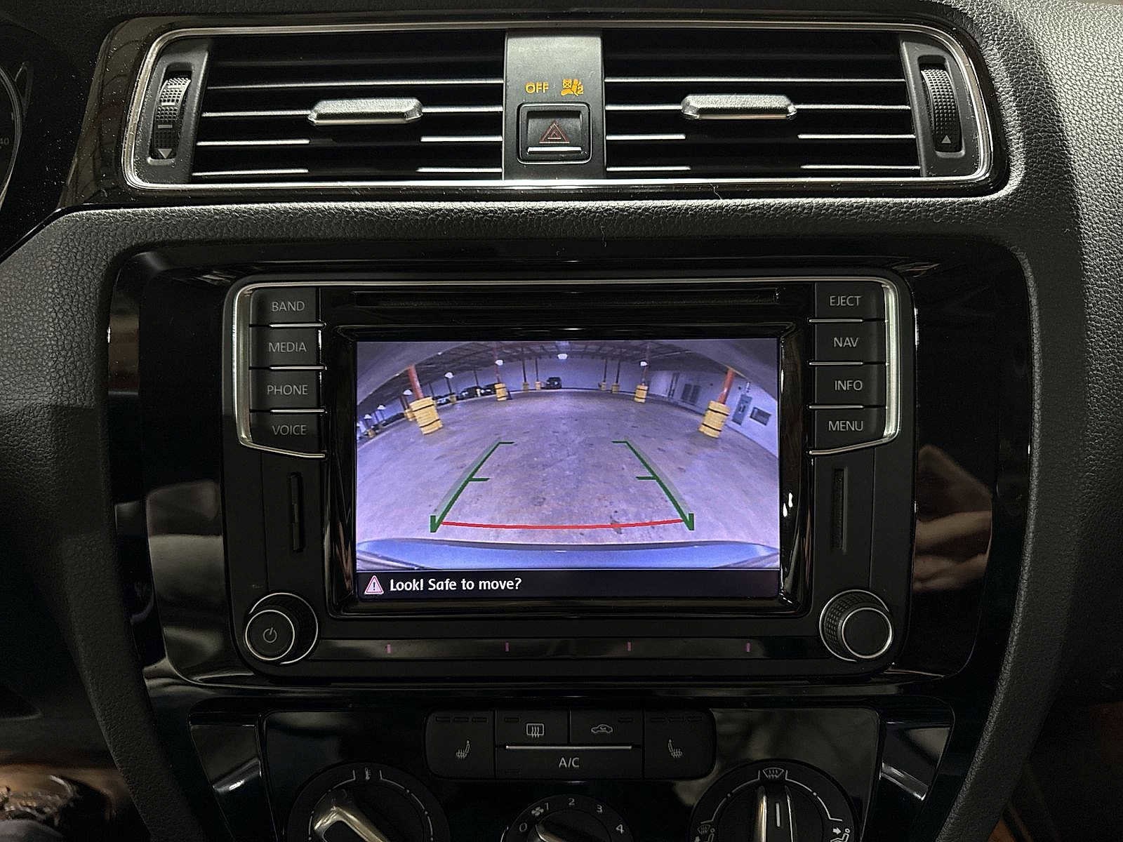 Thumbnail: 2016 Volkswagen Jetta - 25