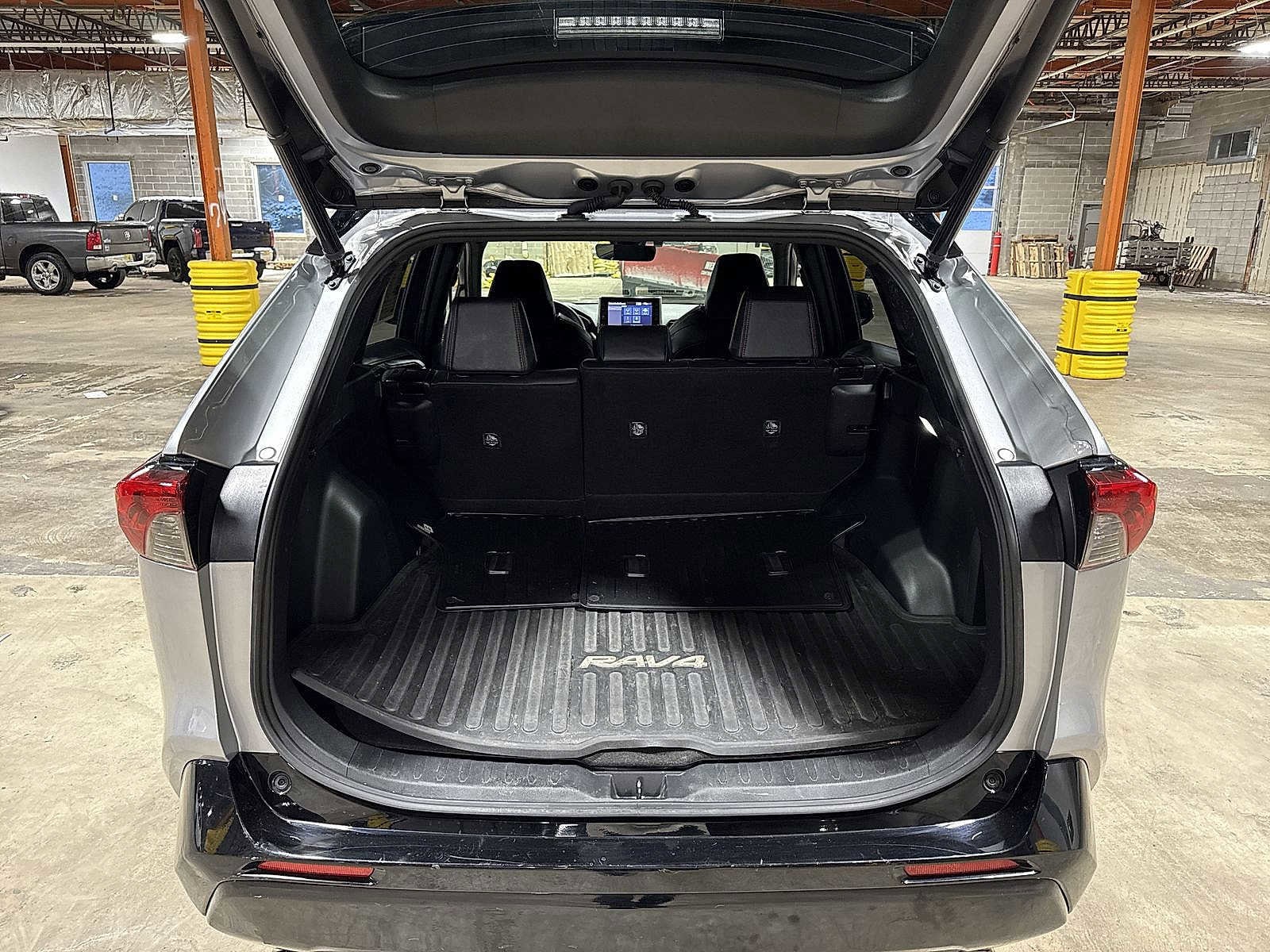 Thumbnail: 2022 Toyota RAV4 - 11