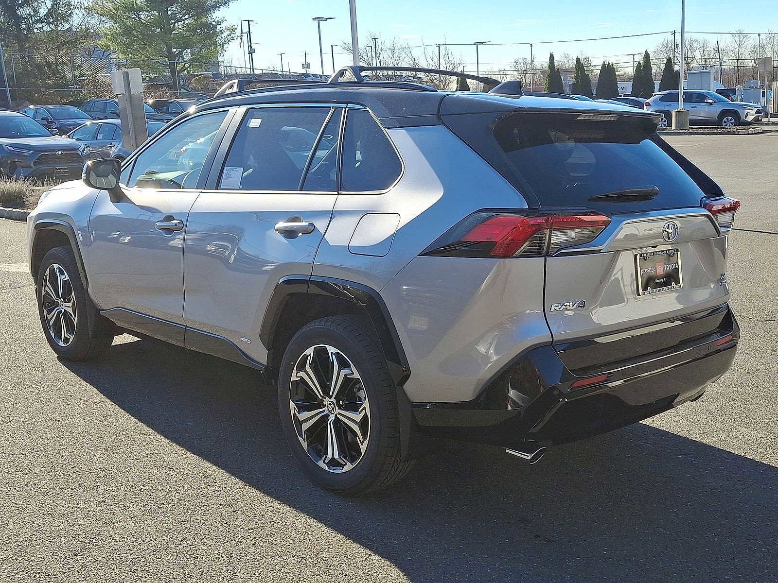 Thumbnail: 2025 Toyota RAV4 - 17