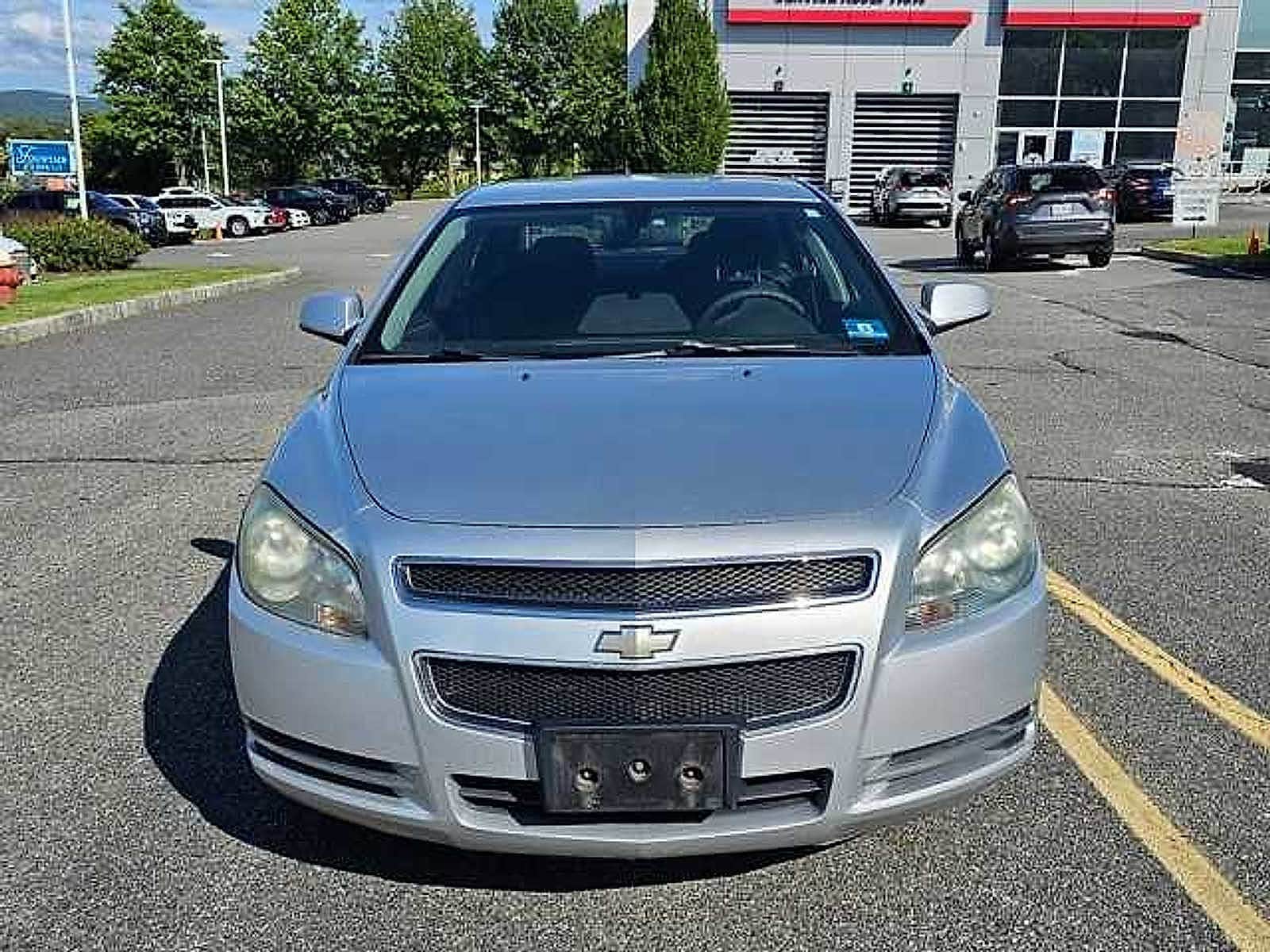 Thumbnail: 2010 Chevrolet Malibu - 2