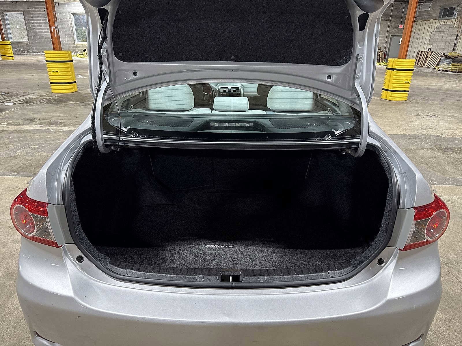 Thumbnail: 2011 Toyota Corolla - 11