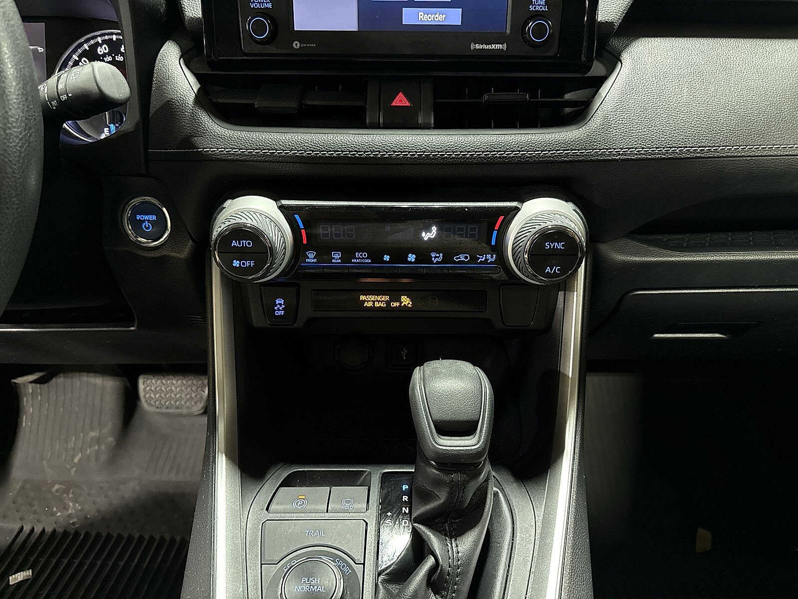 Thumbnail: 2021 Toyota RAV4 - 21