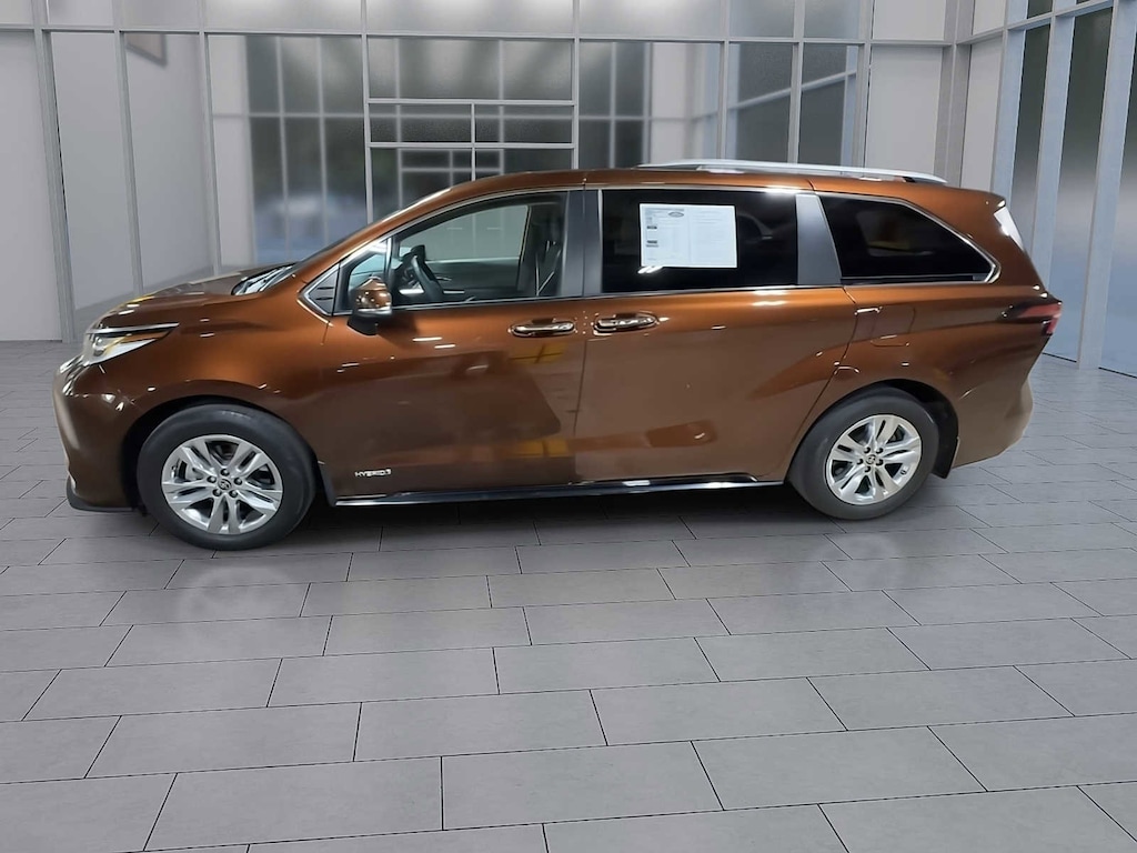 Certified 2021 Toyota Sienna Limited 7 Passenger Van