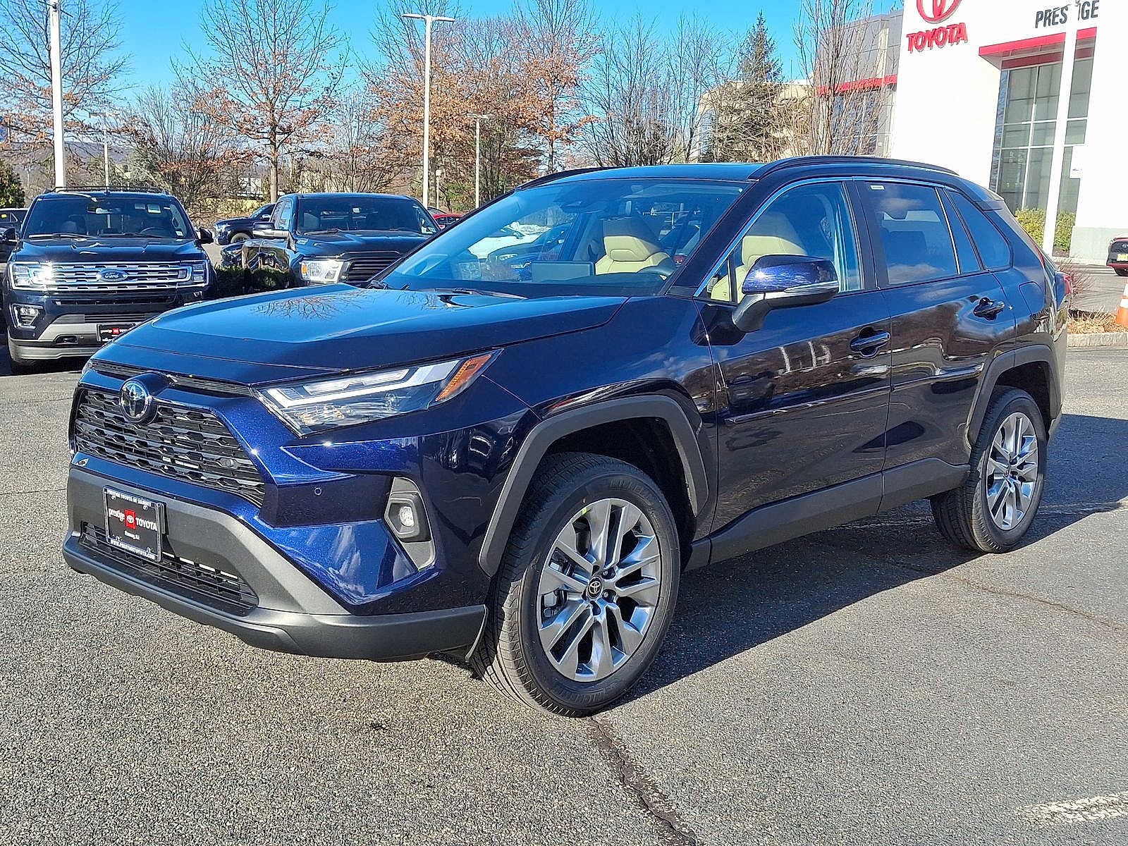 Thumbnail: 2025 Toyota RAV4 - 10