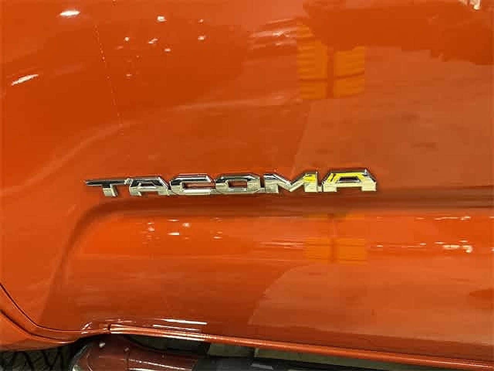 Thumbnail: 2018 Toyota Tacoma - 38