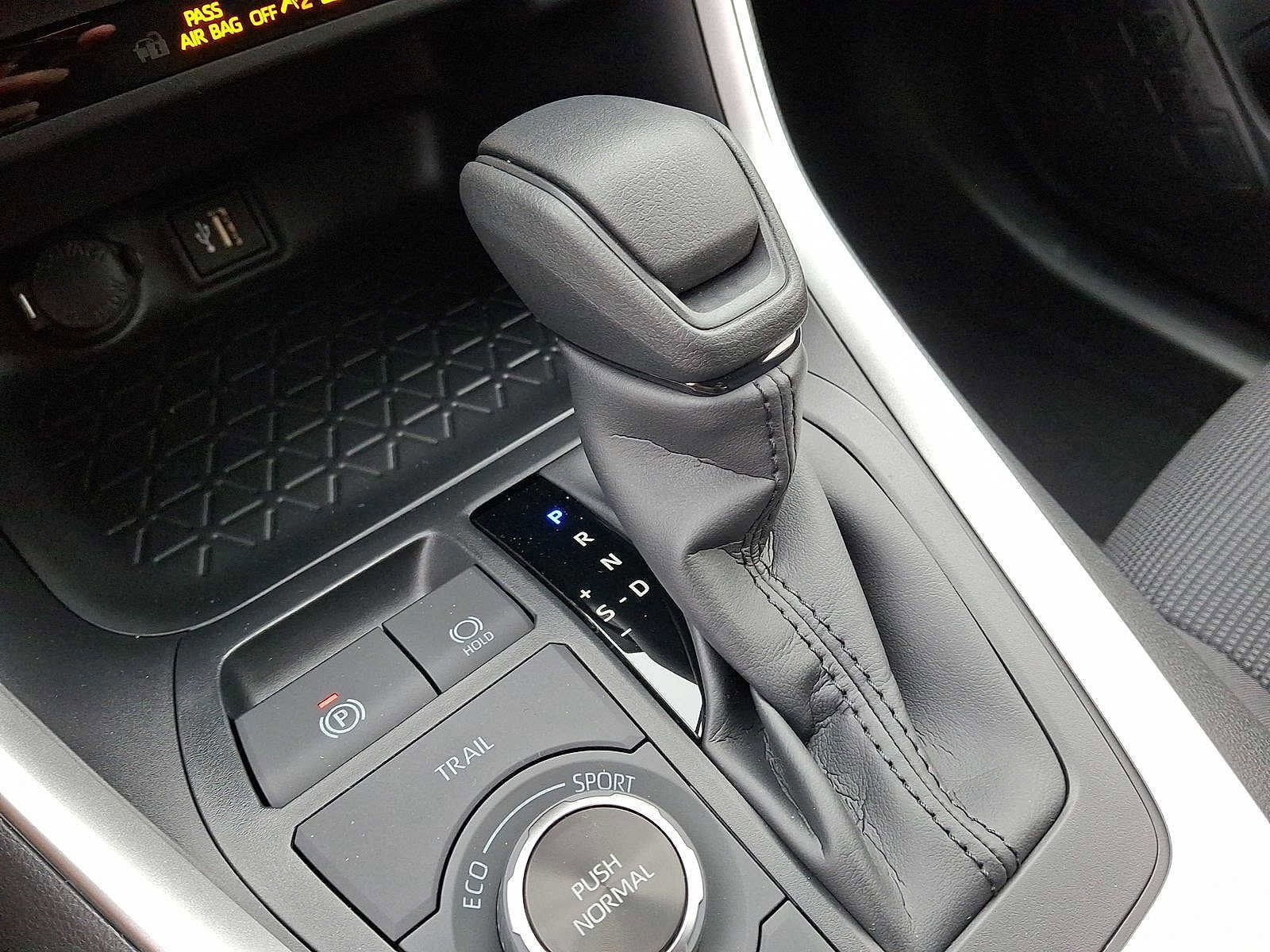 Thumbnail: 2025 Toyota RAV4 - 15