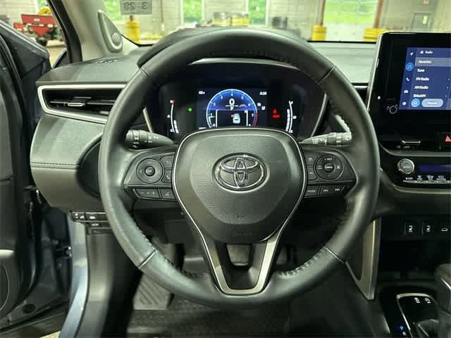 2024 Toyota Corolla Cross XLE 18