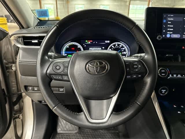 Thumbnail: 2023 Toyota Venza - 18