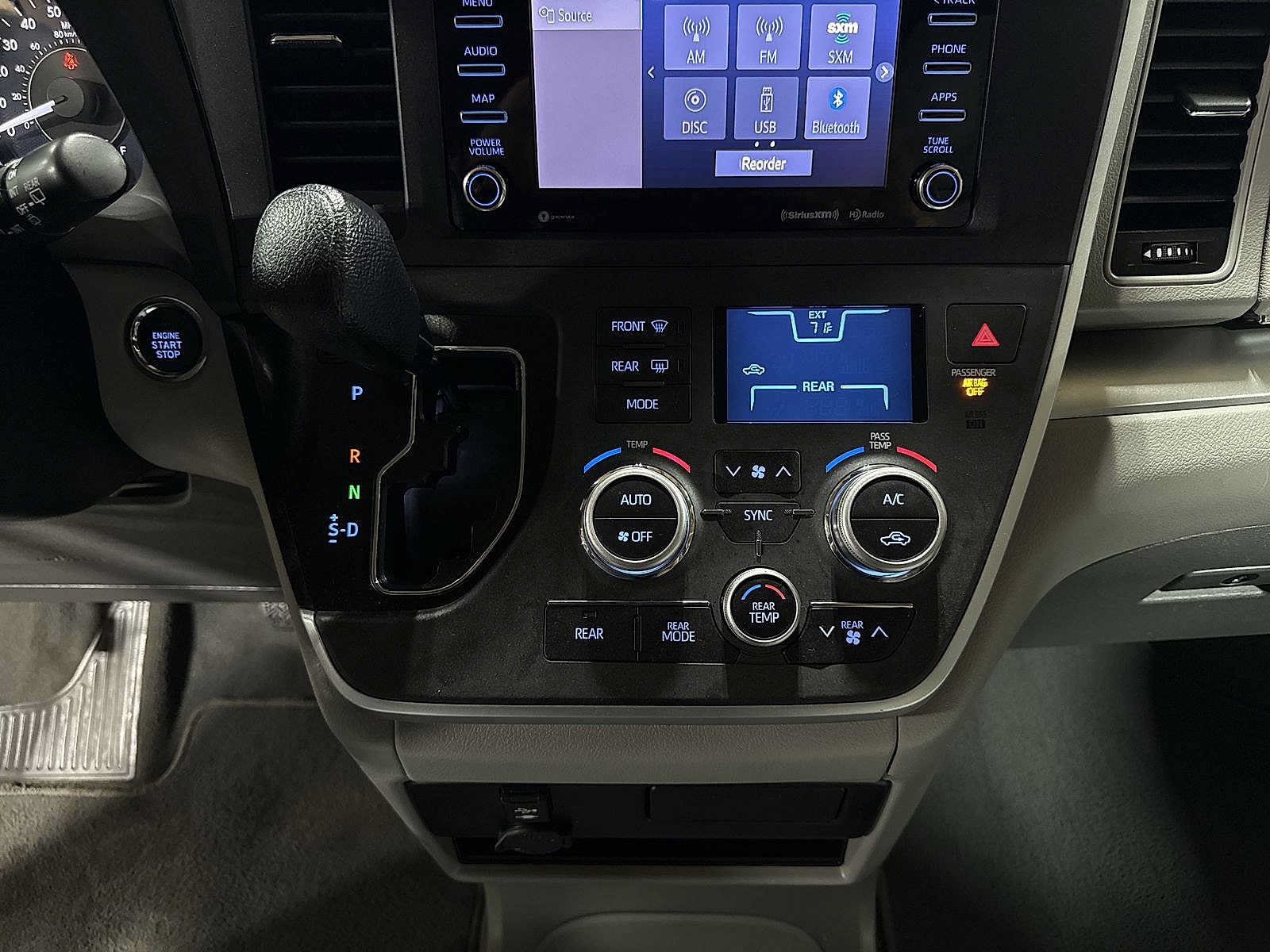 Thumbnail: 2020 Toyota Sienna - 22